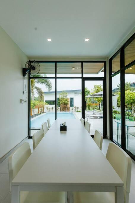 Cheeva Pool Villa Khao Lak Exterior photo