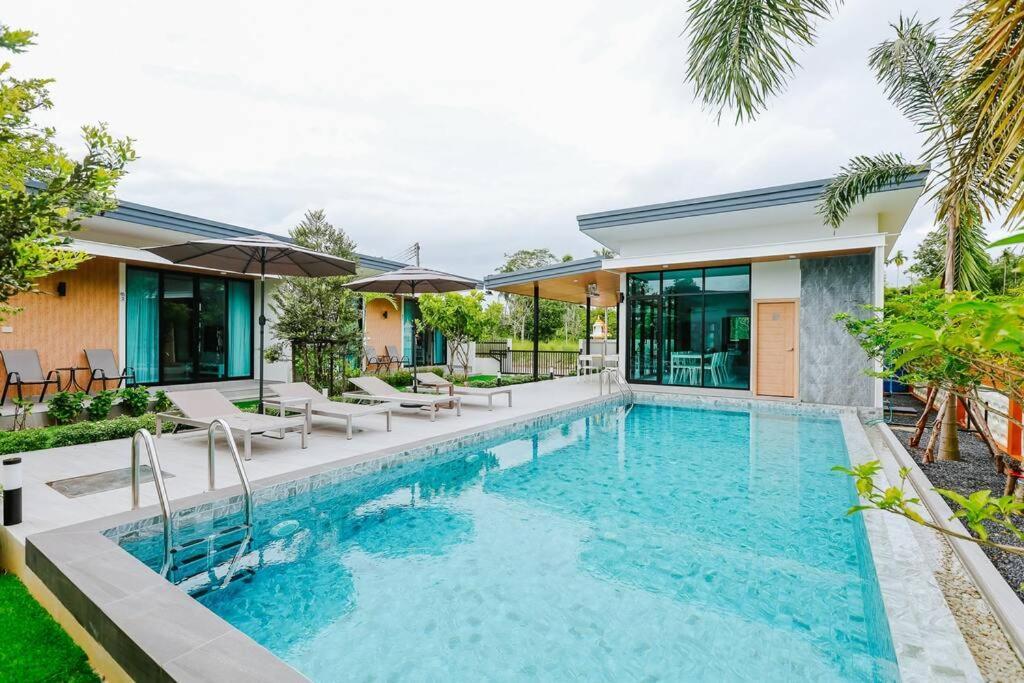 Cheeva Pool Villa Khao Lak Exterior photo