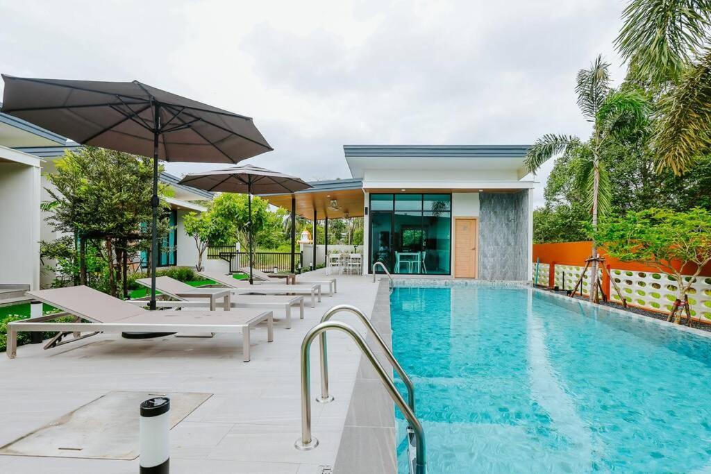 Cheeva Pool Villa Khao Lak Exterior photo